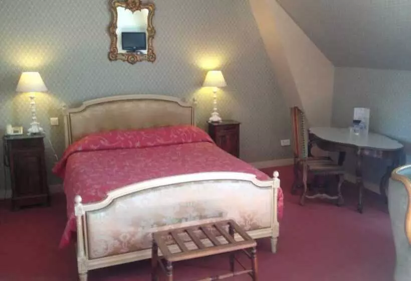 هتل Château De La Tremblaye