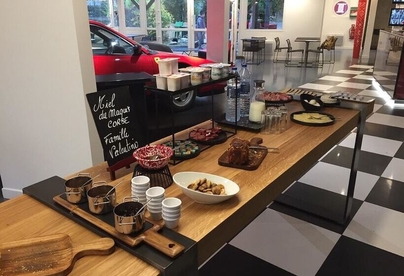 Enzo Hotels Trappes By Kyriad Direct