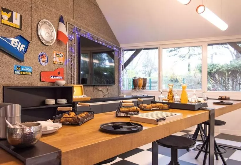 Enzo Hotels Trappes By Kyriad Direct