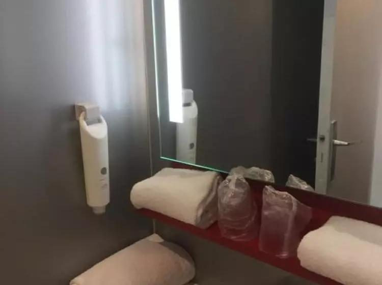 Enzo Hotels Trappes By Kyriad Direct