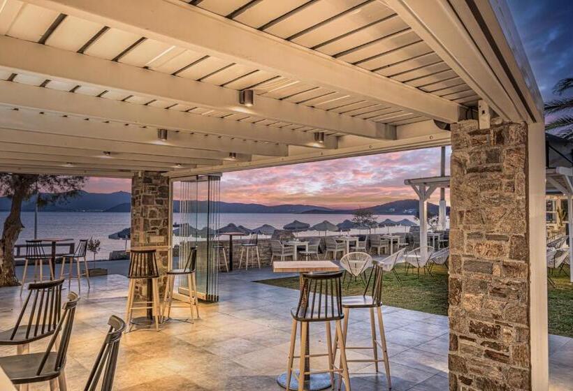 Liana Beach Hotel & Spa