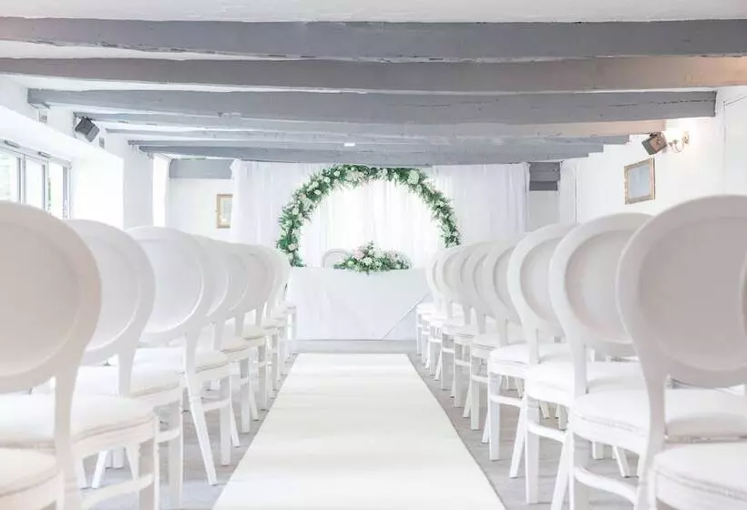 Отель Llechwen Hall