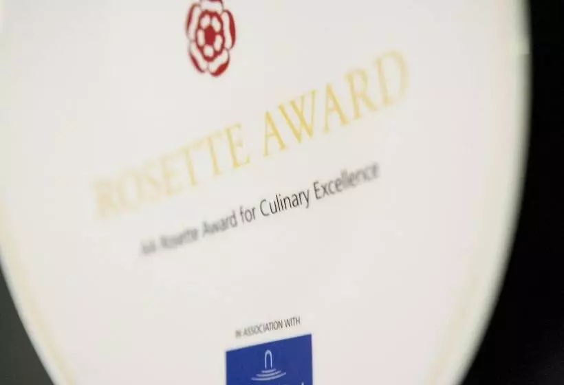 Отель Llechwen Hall