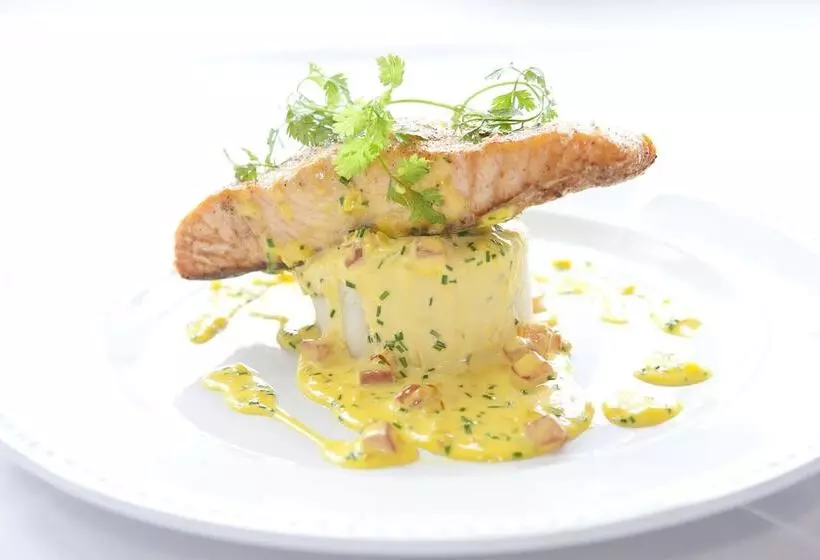 Отель Llechwen Hall