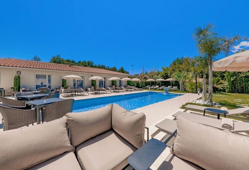 בית מלון כפרי Hôtel Villa Sophia   Adults Only July And August