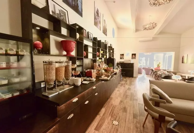 호텔 Hôtel Villa Sophia   Adults Only July And August