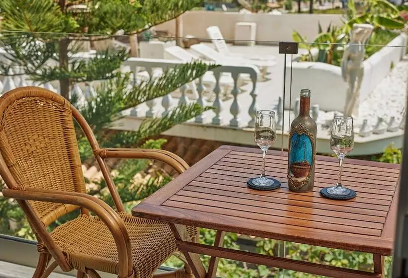 Iniohos Zante Hotel & Suites