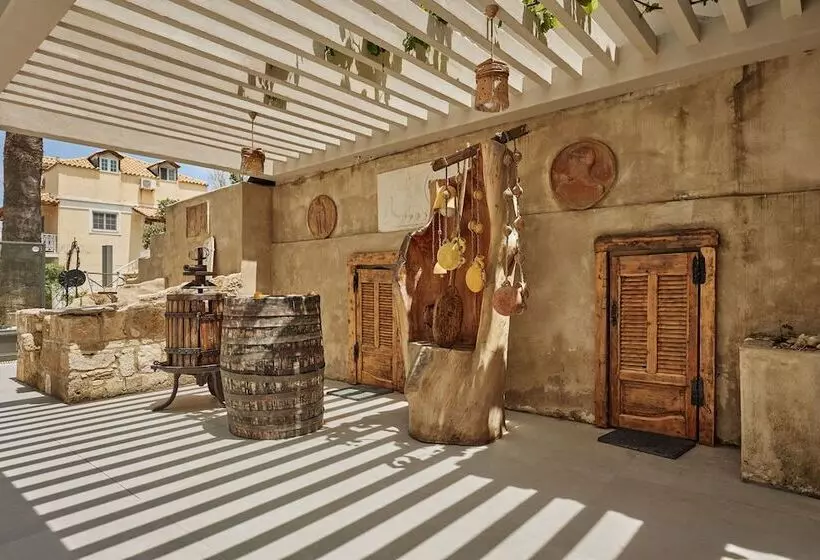 Iniohos Zante Hotel & Suites