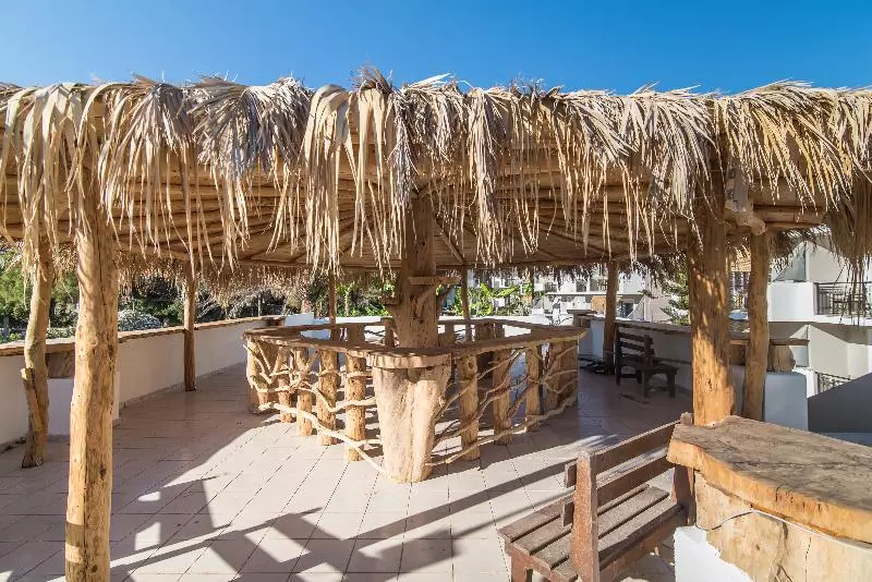 Iniohos Zante Hotel & Suites