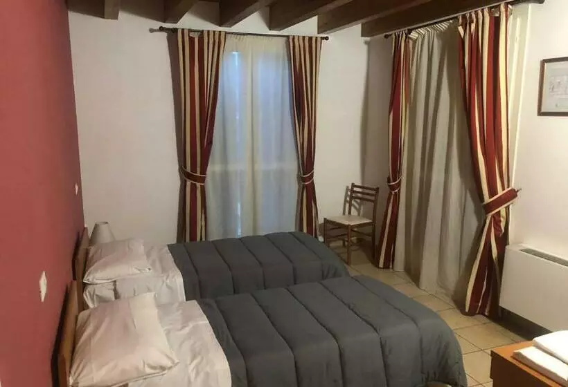تختخواب و صبحانه Il Borgo