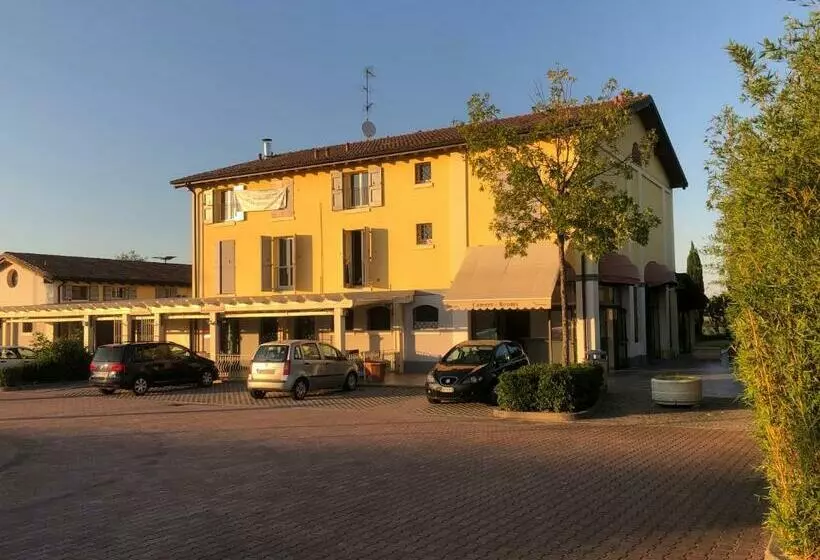 تختخواب و صبحانه Il Borgo