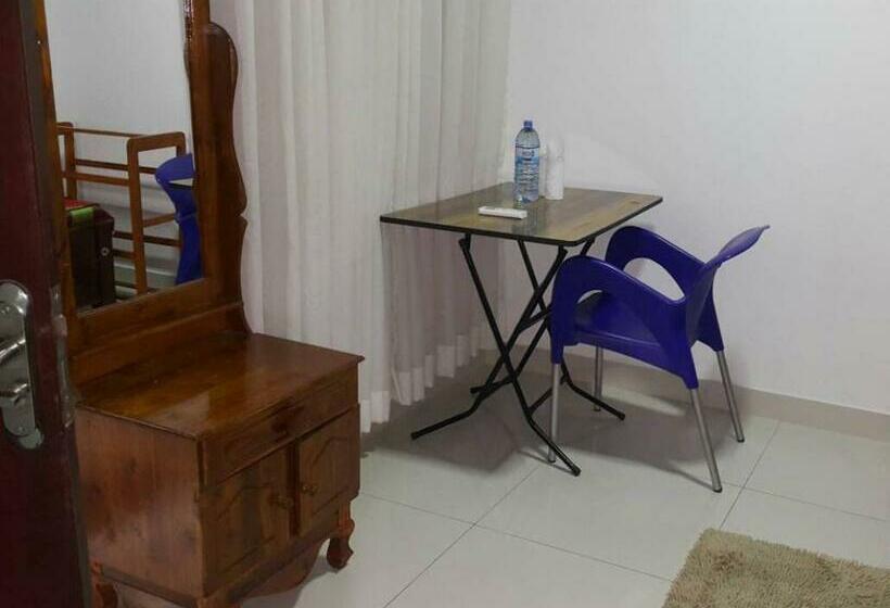 بنسيون Himo Guest Inn