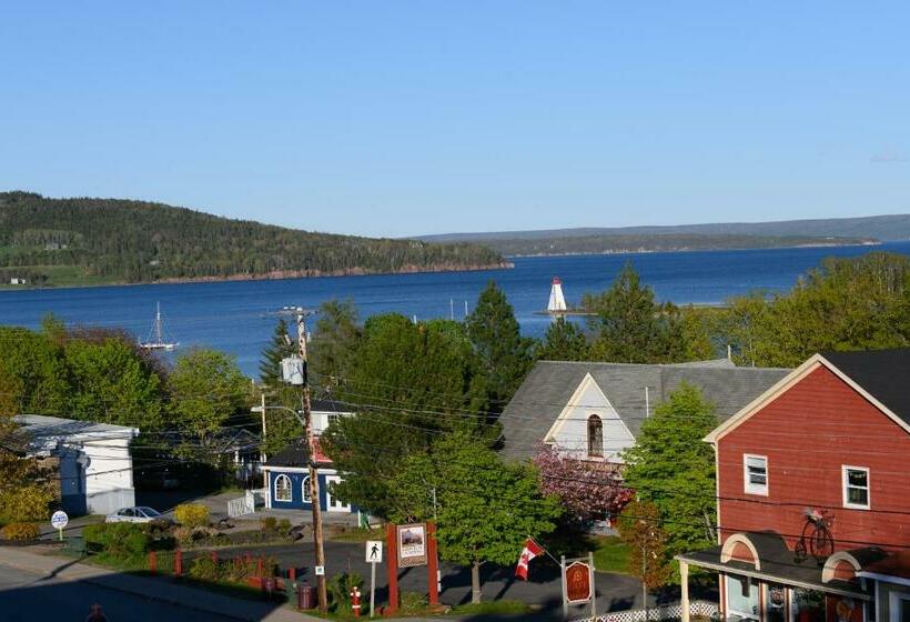 Telegraph House Motel