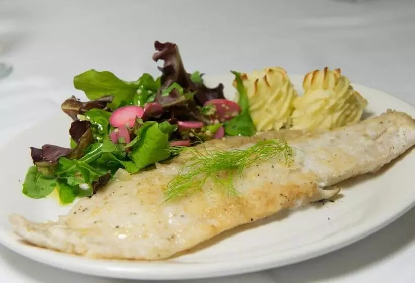 Telegraph House Motel