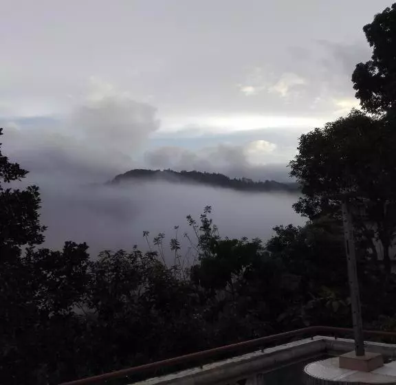 Majatalo Lanka Peter S House