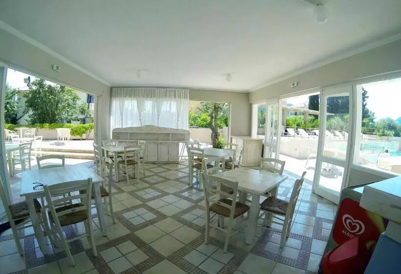 Happyland Hotel Apartments