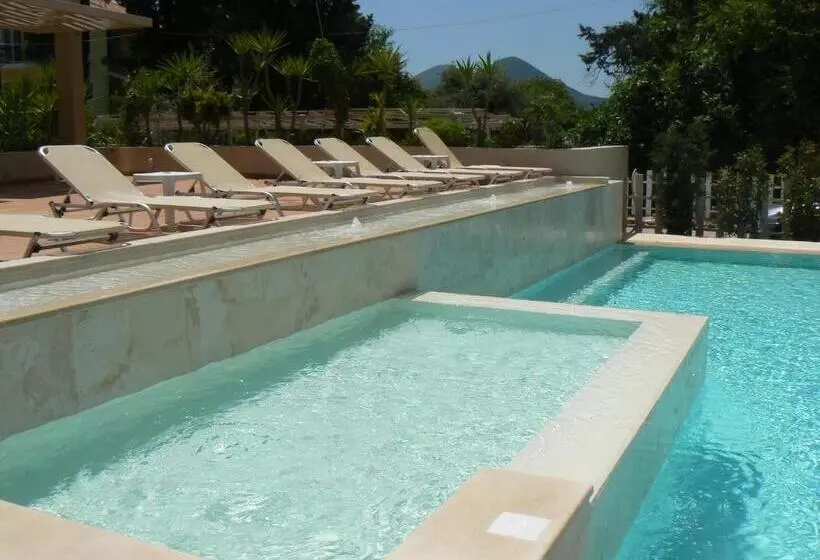 Happyland Hotel Apartments