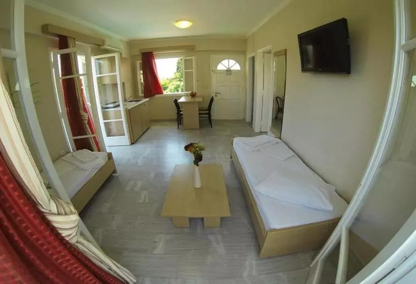 Happyland Hotel Apartments