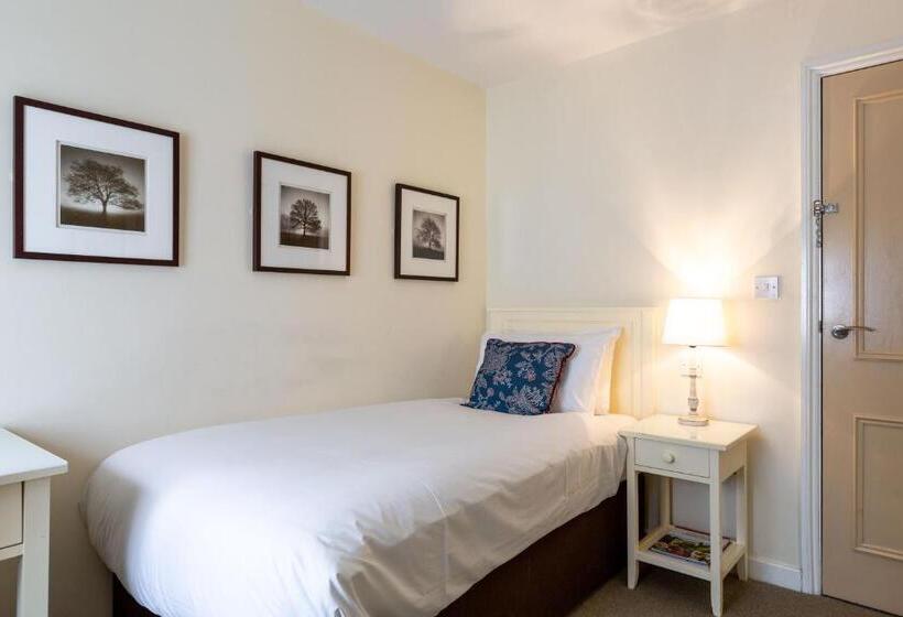 Hotel Abbey Fields By Chef & Brewer Collection