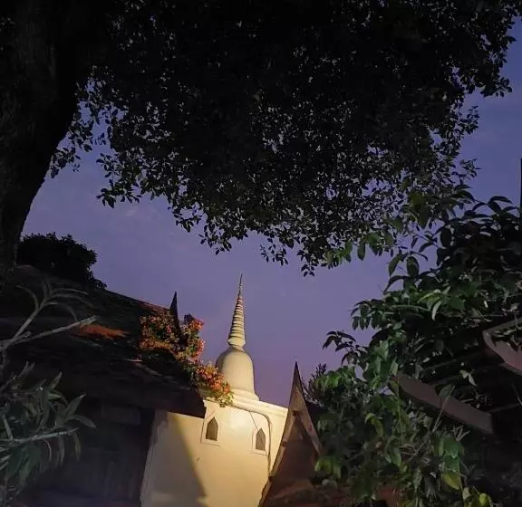 酒店 Ayutthaya Garden River Home