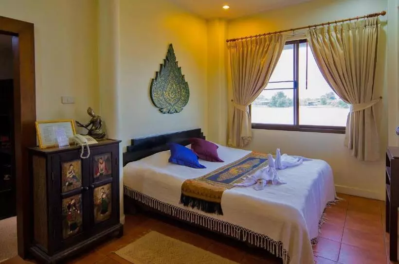 酒店 Ayutthaya Garden River Home