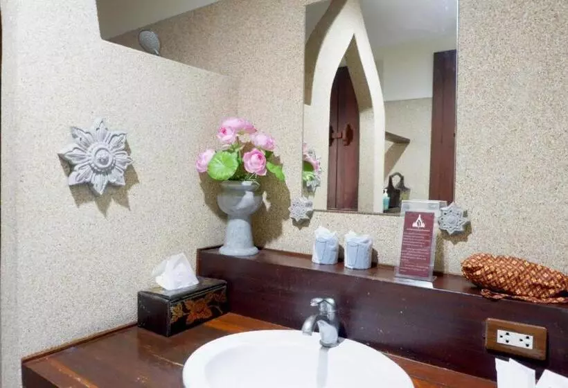 בית מלון כפרי Ayutthaya Garden River Home