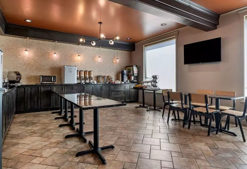 هتل Best Western Plus Edmundston