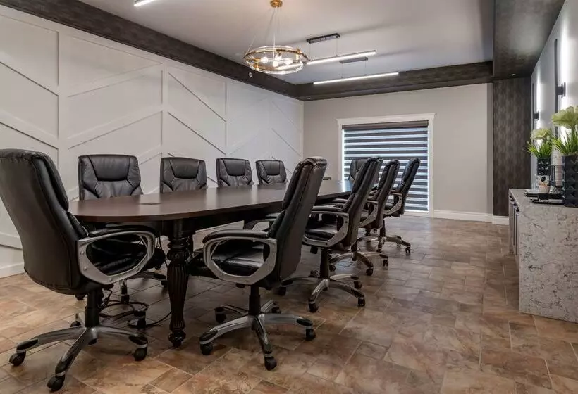 هتل Best Western Plus Edmundston