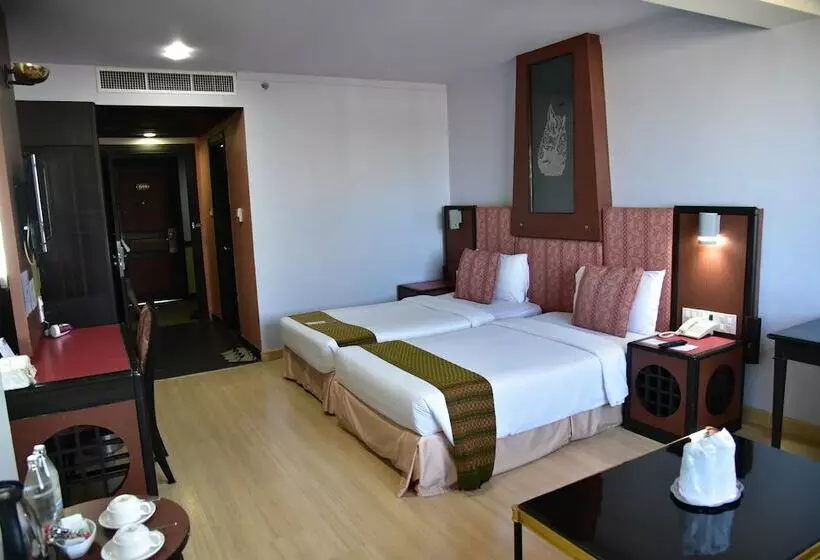 בית מלון כפרי Bp Grand Tower