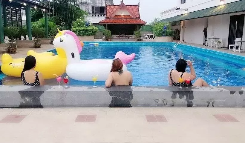 בית מלון כפרי Bp Grand Tower