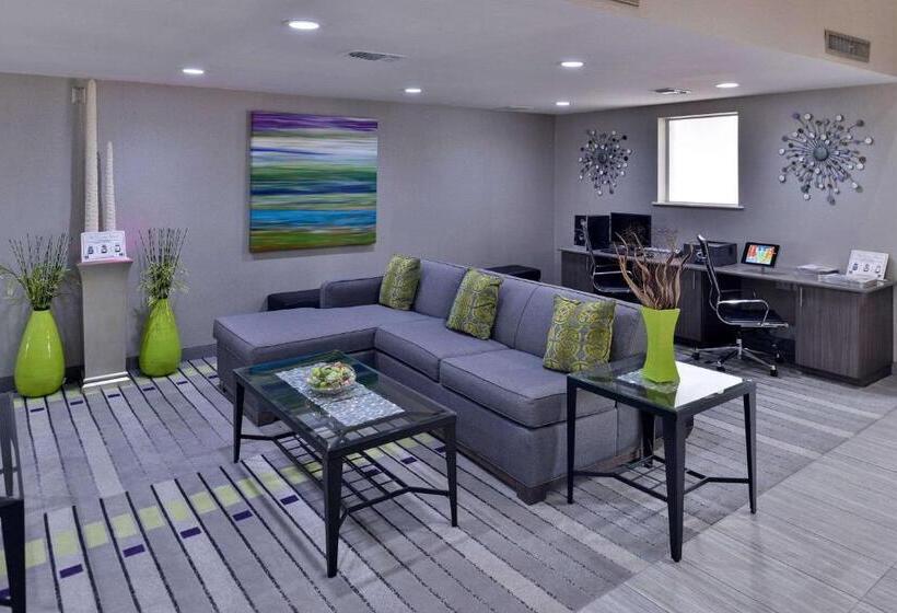 ホテル Comfort Inn & Suites Frisco   Plano