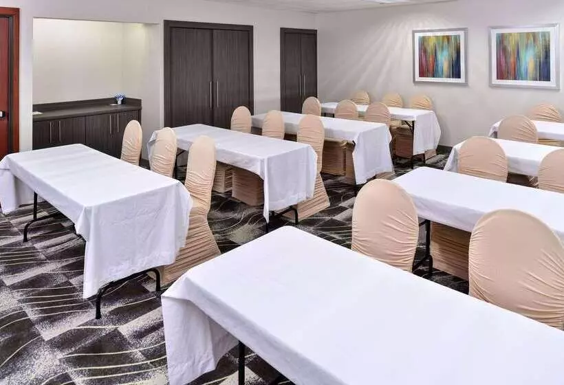 Отель Comfort Inn & Suites Frisco   Plano