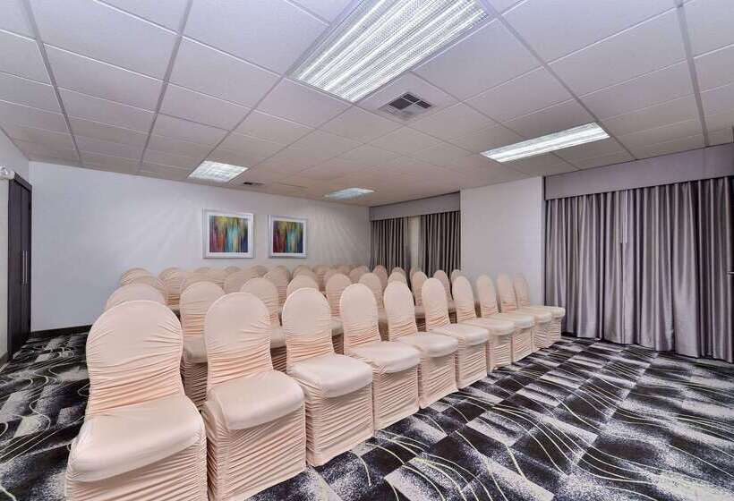 ホテル Comfort Inn & Suites Frisco   Plano