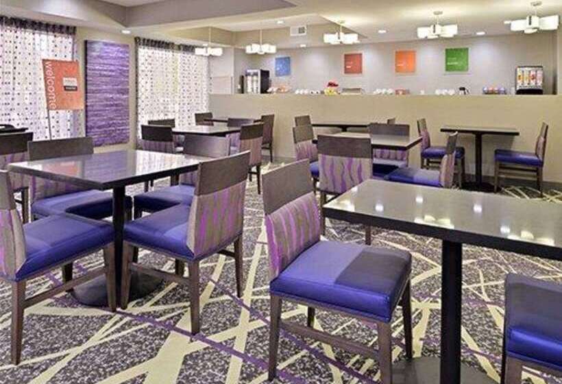 ホテル Comfort Inn & Suites Frisco   Plano