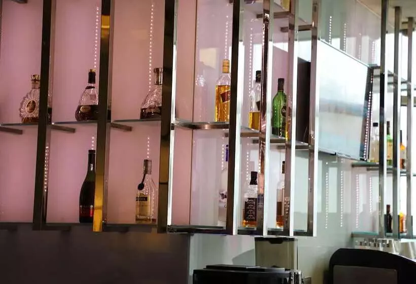 Отель Crowne Plaza Shenyang Parkview