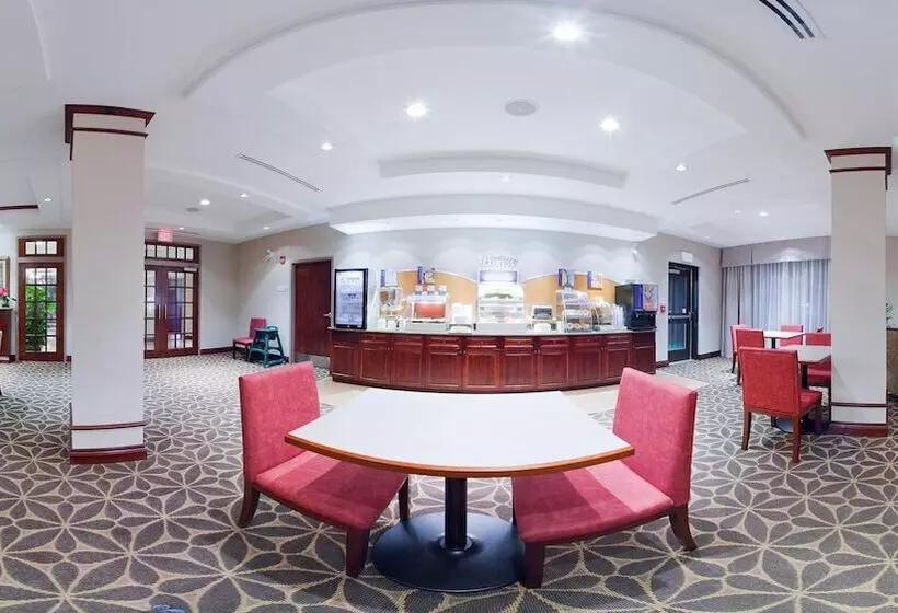 Holiday Inn Express Hotel & Suites Brockville, An Ihg