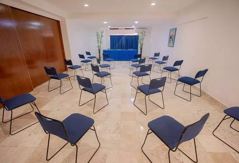 Hotelli Playa Suites Acapulco