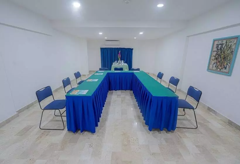 Hotelli Playa Suites Acapulco