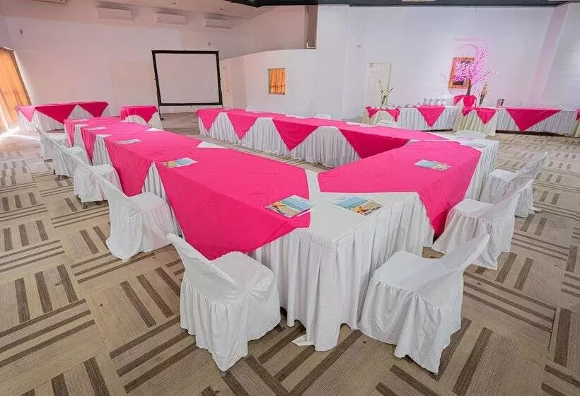 Hotelli Playa Suites Acapulco