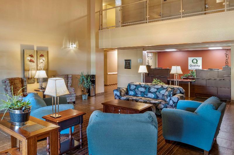 호텔 Quality Inn & Suites