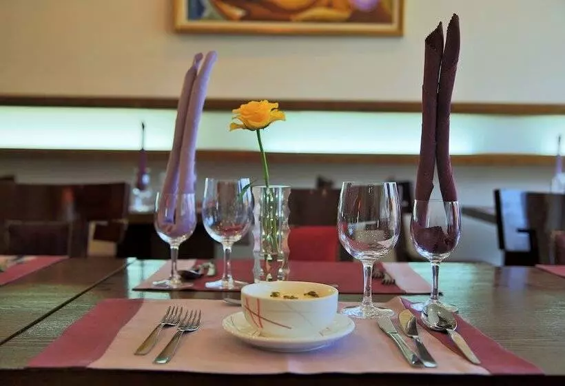 هتل Roma Ritz Huambo