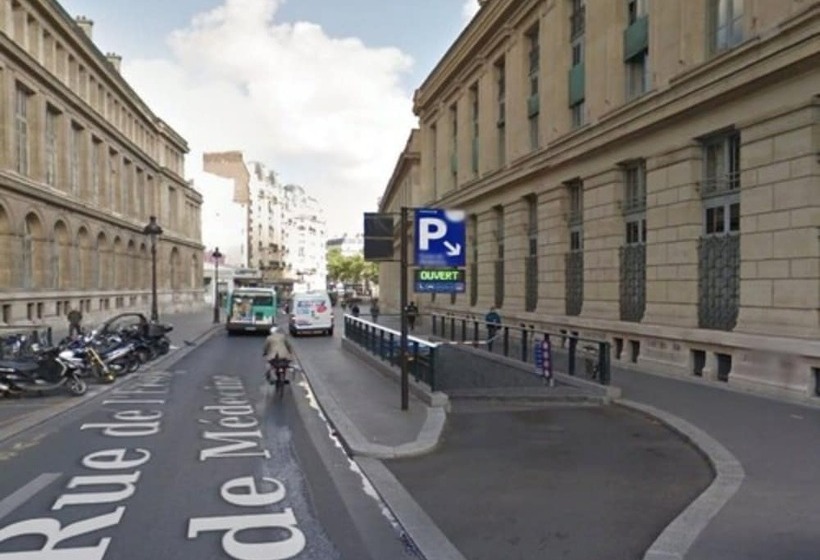 ホテル Hôtel Saint Pierre