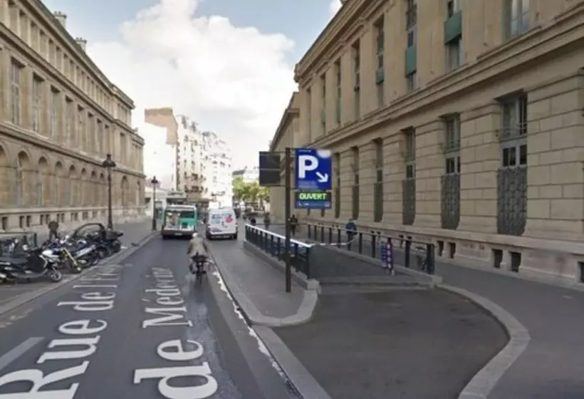 Hotel Hôtel Saint Pierre