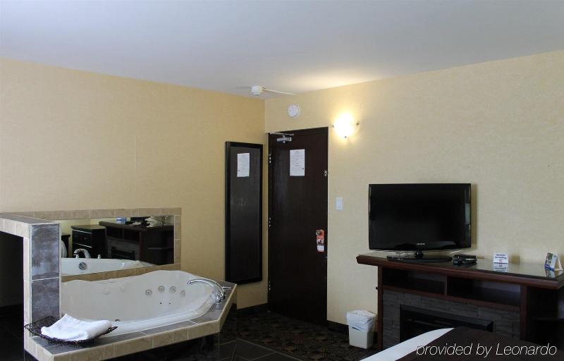 فندق Travelodge By Wyndham Sarnia