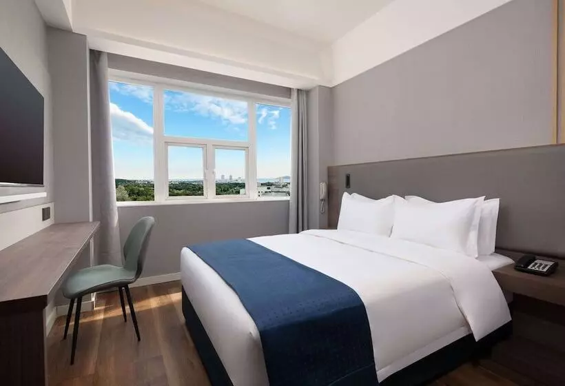 Hotel Ramada Encore By Wyndham Qingdao Shinan