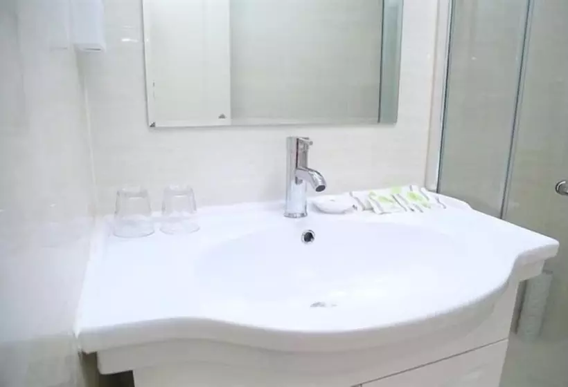 Hotel Ramada Encore By Wyndham Qingdao Shinan