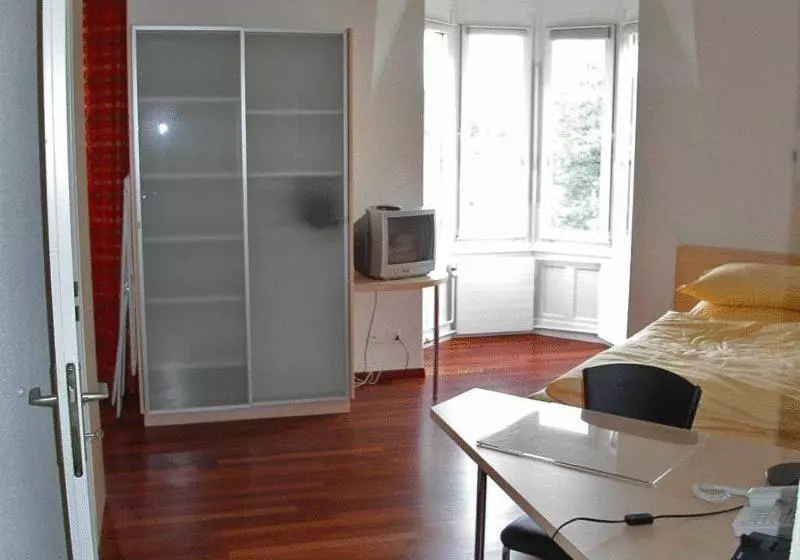 Accademia Apartments