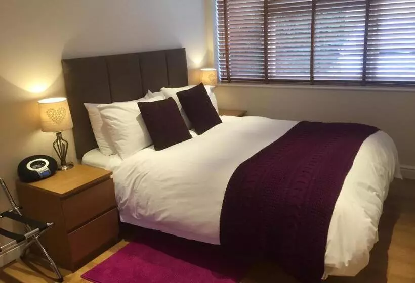 Bed and Breakfast Clay Farm Guest House