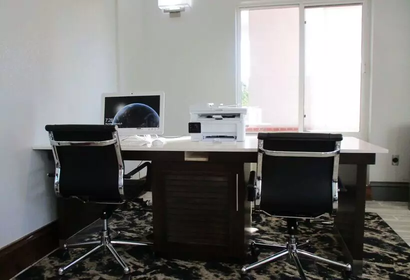 Best Western Plus Philadelphia Choctaw Hotel And Suites