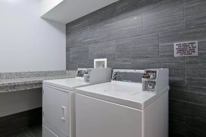 酒店 Best Western Plus Woodstock Inn & Suites